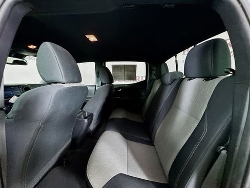 Used 2022 Toyota Tacoma TRD Off-Road image 26