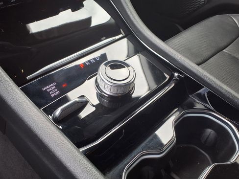 Used 2023 Jeep Grand Cherokee Limited w/ Luxury Tech Group II AWD/4WD image 17