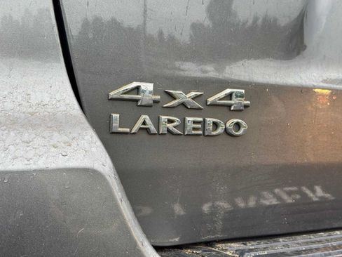 Used 2013 Jeep Grand Cherokee Laredo AWD/4WD image 17