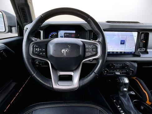 Used 2023 Ford Bronco Badlands w/ Sasquatch Package image 11