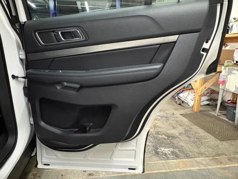 Used 2018 Ford Explorer XLT w/ Equipment Group 202A image 30