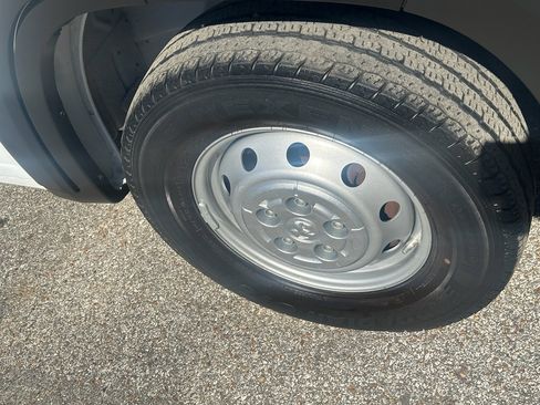 Used 2021 RAM ProMaster 2500 w/ Convenience Group image 18