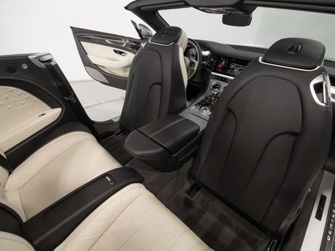 Used 2021 Bentley Continental GT image 55