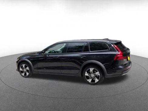 Used 2025 Volvo V60 B5 Cross Country Plus AWD/4WD image 10