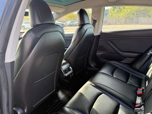 Used 2019 Tesla Model 3 Standard Range Plus image 10