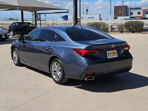 Used 2022 Toyota Avalon XLE image 5