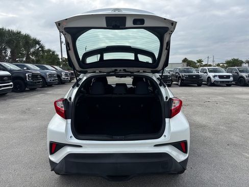 Used 2019 Toyota C-HR XLE image 23
