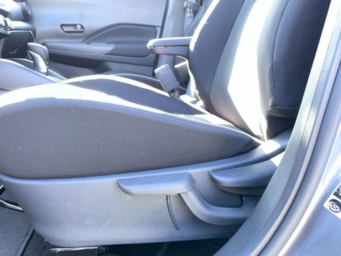 New 2025 Nissan Kicks Play S image 12
