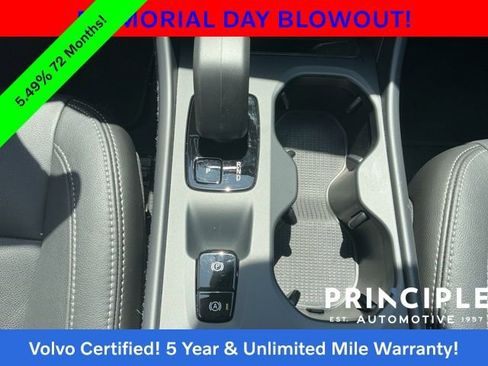 Certified 2025 Volvo XC40 B5 Core AWD/4WD image 21