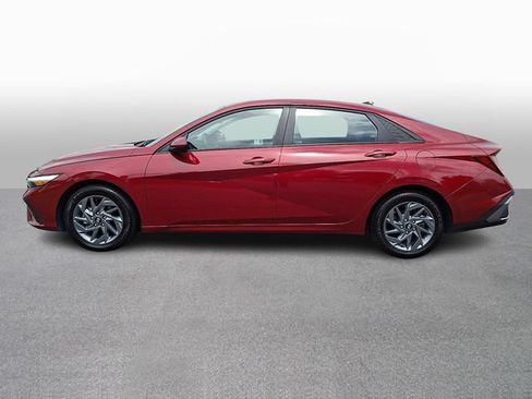 Used 2024 Hyundai Elantra SEL FWD image 7