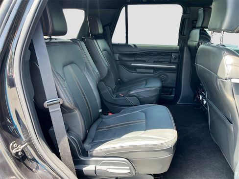 Used 2022 Ford Expedition Platinum image 28