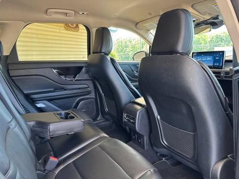 Used 2023 Lincoln Corsair AWD w/ Equipment Group 101A image 5