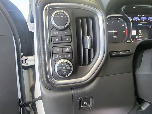 Used 2022 GMC Sierra 1500 AT4 w/ AT4 Premium Package image 28