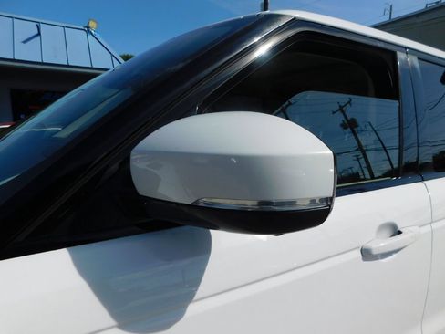 Used 2016 Land Rover Range Rover Sport HSE image 15