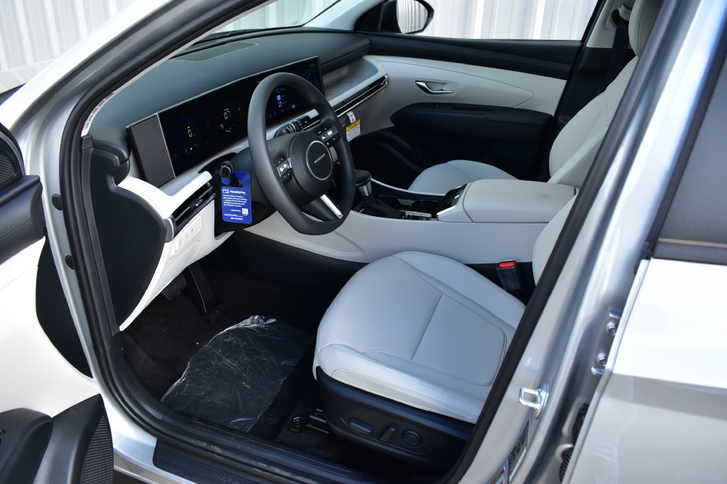 New 2026 Hyundai Tucson SEL Plus FWD image 16
