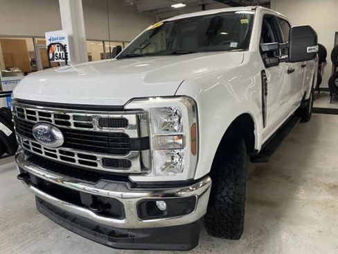 Used 2024 Ford F250 XLT image 3