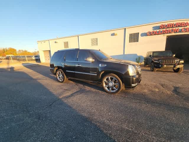 Used 2011 Cadillac Escalade Premium AWD/4WD image 13