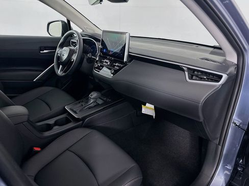 Certified 2026 Toyota Corolla Cross XLE w/ Convenience Package image 30