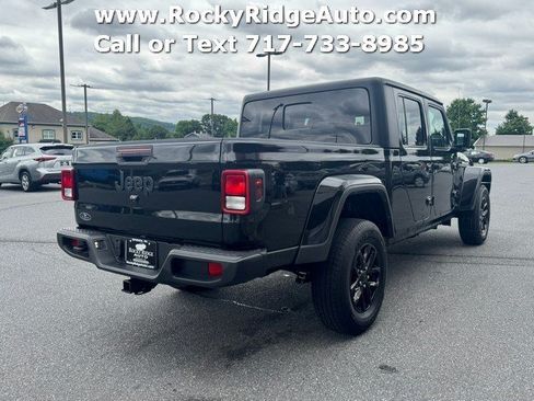 Used 2023 Jeep Gladiator Sport AWD/4WD image 7
