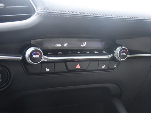 Used 2024 MAZDA MAZDA3 s image 29