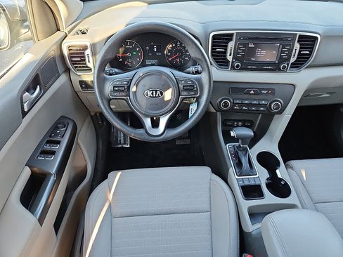 Used 2018 Kia Sportage LX image 11