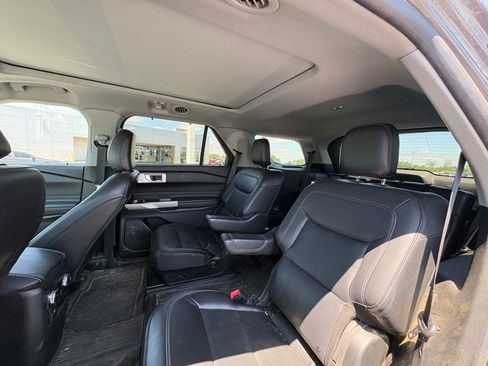 Used 2024 Ford Explorer Limited w/ Limited Technology Package AWD/4WD image 9