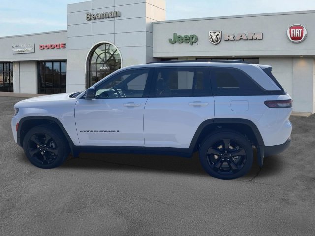 New 2026 Jeep Grand Cherokee Limited w/ Limited Altitude Package RWD image 4