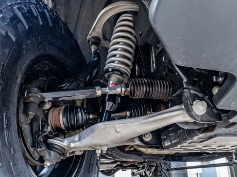 Used 2025 Ford Bronco Outer Banks AWD/4WD image 13