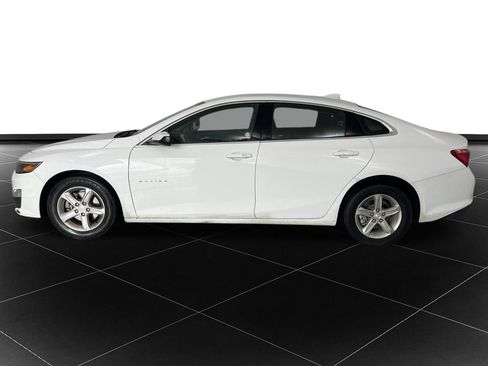 Used 2024 Chevrolet Malibu LT FWD image 2