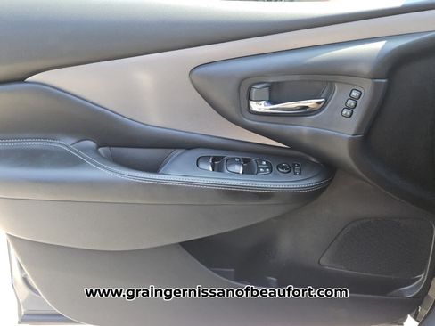 Used 2021 Nissan Murano SL FWD image 16