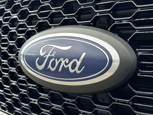 Used 2019 Ford F150 XLT w/ Equipment Group 302A Luxury AWD/4WD image 10