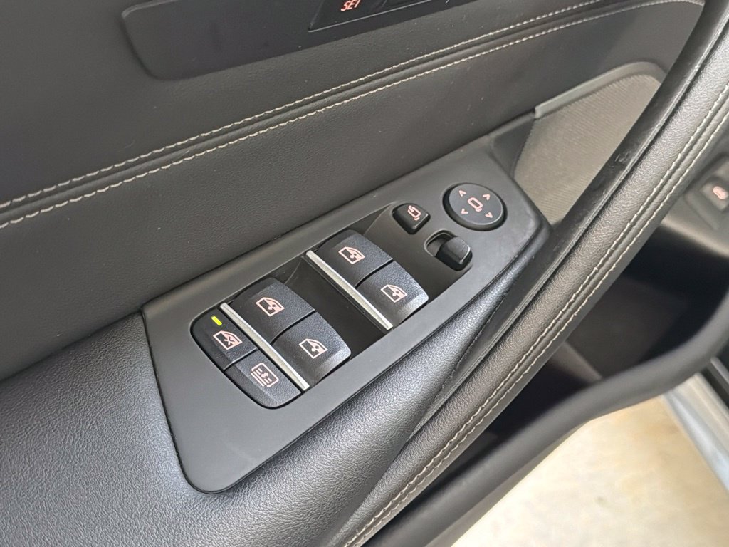 Used 2023 BMW M550i xDrive w/ Executive Package AWD/4WD image 48