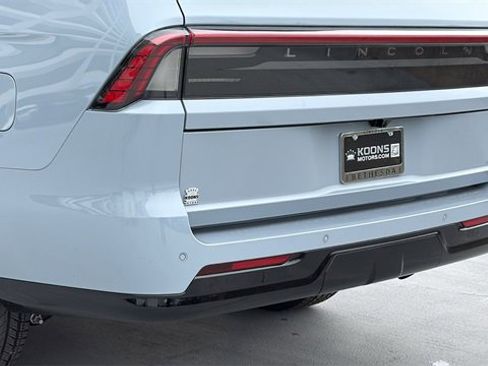 New 2025 Lincoln Navigator L Reserve w/ Jet Appearance Package image 4