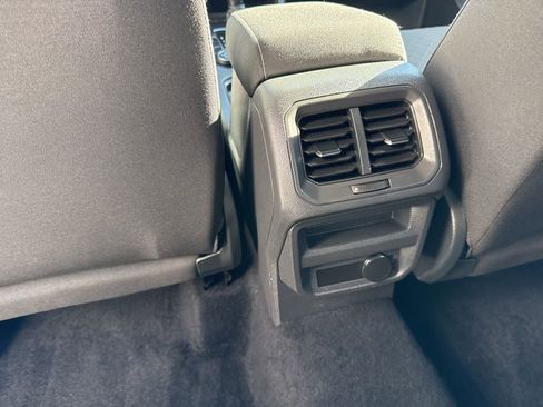 Used 2021 Volkswagen Tiguan S image 30