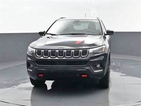 Used 2024 Jeep Compass Trailhawk image 19