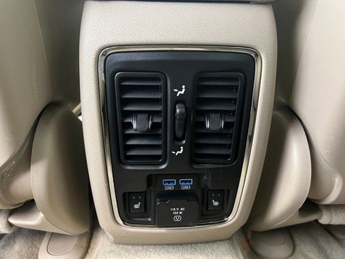 Used 2016 Jeep Grand Cherokee Overland AWD/4WD image 40