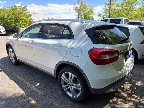 Used 2019 Mercedes-Benz GLA 250 4MATIC w/ Premium Package image 3