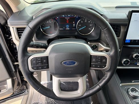 Used 2022 Ford Expedition XLT RWD image 11