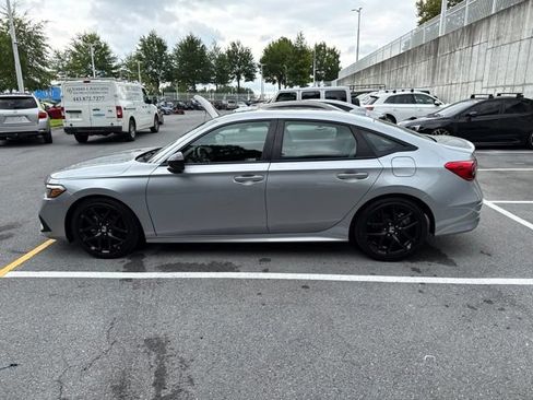 Used 2023 Honda Civic Sport image 3