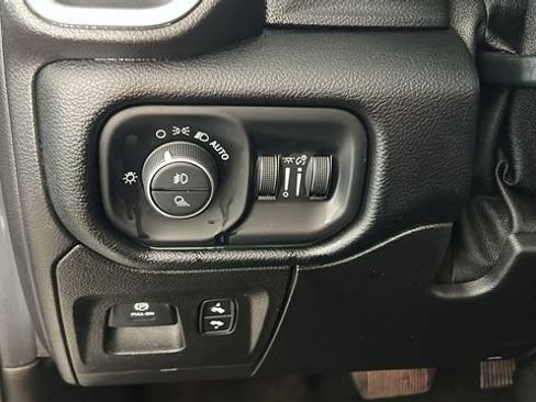 Used 2019 RAM 1500 Big Horn AWD/4WD image 19