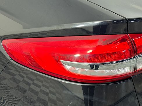 Used 2019 Ford Fusion SE image 35