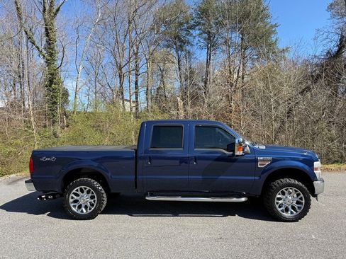 Used 2010 Ford F250 Lariat image 5