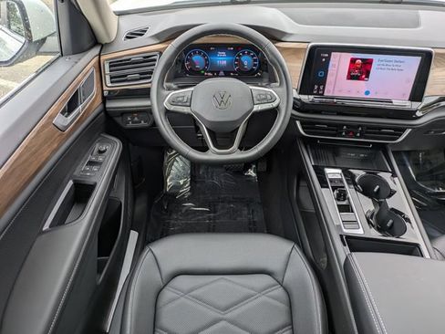 New 2026 Volkswagen Atlas SE FWD image 16