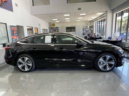 Used 2025 Audi A6 e-tron Premium Plus w/ Premium Plus AWD/4WD image 6