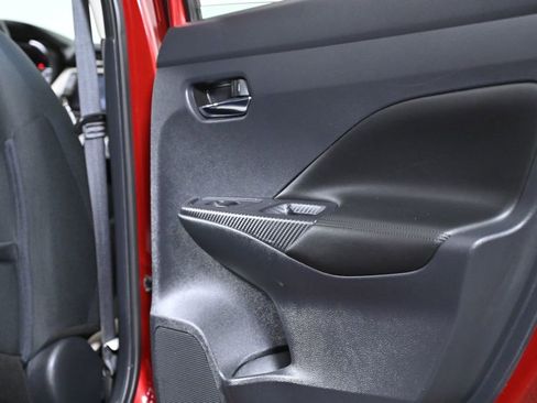 Used 2020 Nissan Versa SV image 31