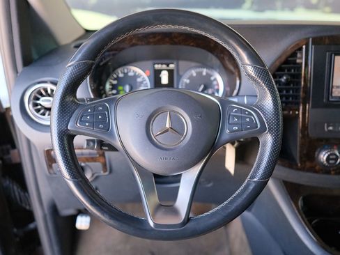 Used 2018 Mercedes-Benz Metris Passenger image 13