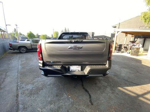 Used 2026 Chevrolet Silverado EV Trail Boss w/ Premium Package AWD/4WD image 5