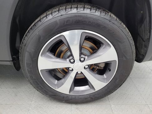 Used 2019 Jeep Cherokee Limited AWD/4WD image 31
