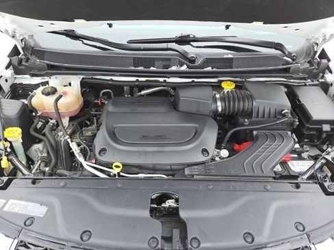 Used 2022 Chrysler Pacifica Touring-L image 63