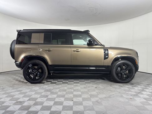 New 2026 Land Rover Defender 110 X-Dynamic SE image 9